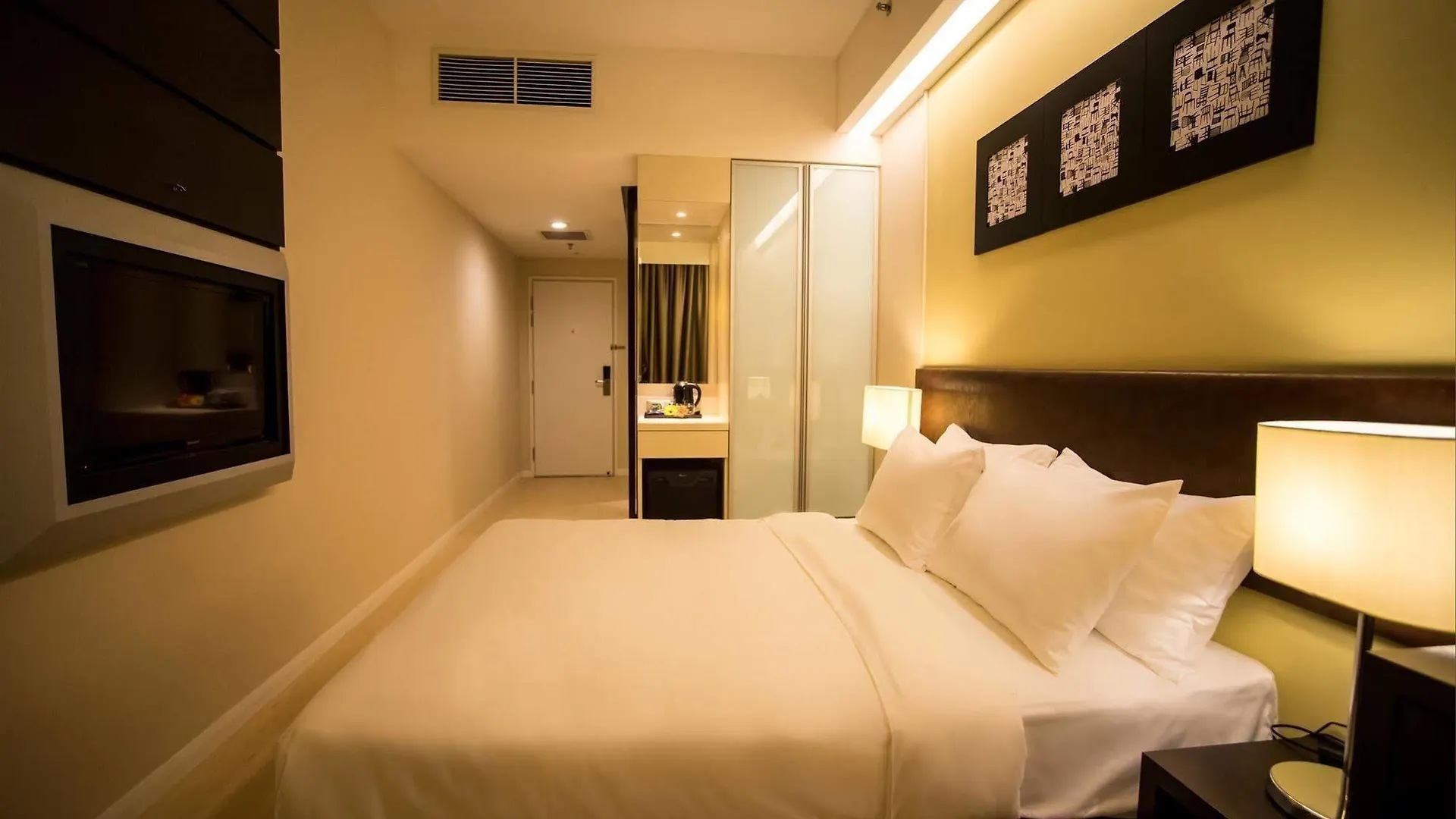 Centrestage Petaling Jaya Hotel 3*,